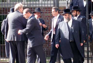 Lopez, under investigation, chases his tormentor Cuomo