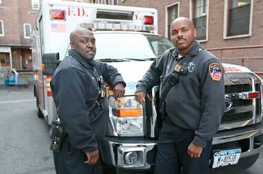 Heroes! Two EMTs chase down thief on Flatbush Avenue