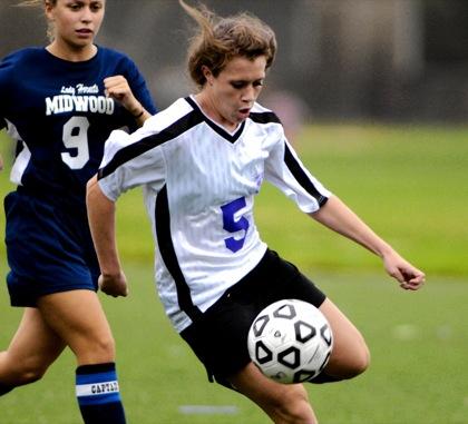 Big second half keeps Goldstein’s title hopes alive