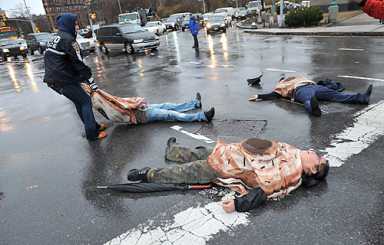 Big traffic schmear in Grand Army Plaza from AIDS ‘bagels’
