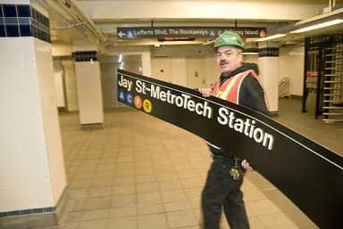 Today’s commute — enjoy new transfer from Lawrence Street R to the A/C and F at Jay Street