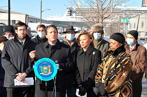 Pols: City needs to ‘cruise’ on green solution to pier pollution
