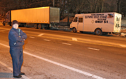 Truck sleepovers irk residents