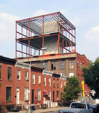 Carroll Street ‘Hell House’ coming down!