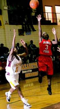 Lewis’ sparkling final minutes earn Ford thrilling victory