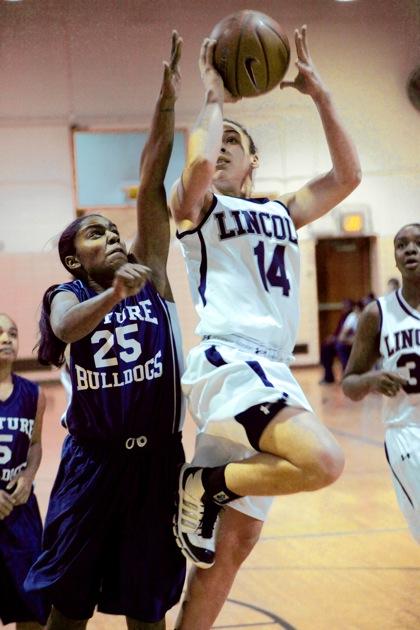 On the right track: Railsplitters beat Medgar Evers, win Baseline tourney title