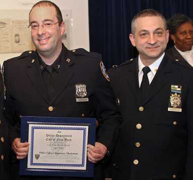 Precinct commander catches thieves himself