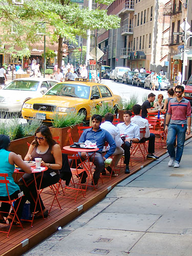 Trading ‘spaces’! Parking lanes may get sidewalk cafes this summer