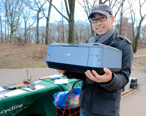 Brooklynites toss old electronics at e-waste recycling drive