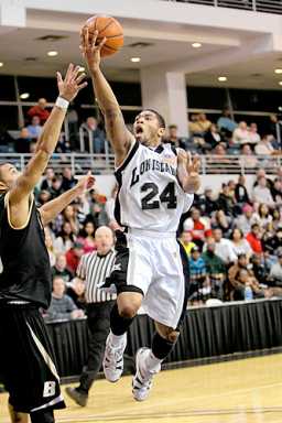 Blackbirds singing in the dead of night! Long Island University makes March Madness after OT win!