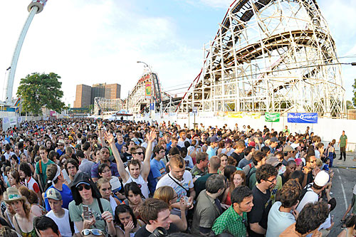 The Siren screams! Manhattan newspaper cancels festival