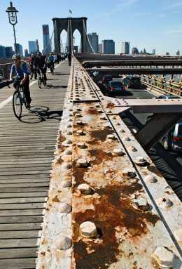 Night trip to Manhattan? Don’t take the Brooklyn Bridge