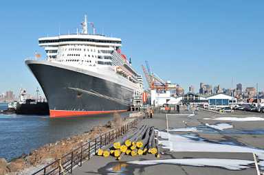 Pols: City needs to ‘cruise’ on green solution to pier pollution