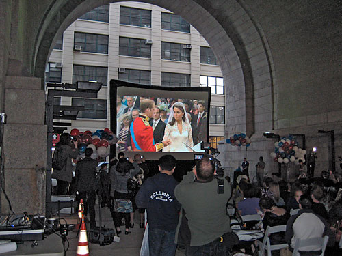 Brooklyn catches royal wedding fever — and DUMBO is the epicenter of the plague!
