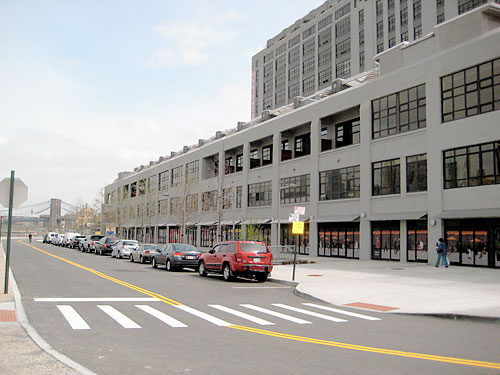 New retail — dogs, wine! — comes to Brooklyn Bridge Park