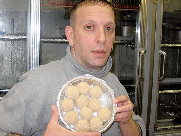 One of the last relics of old South Brooklyn — Joe’s Superette — closes