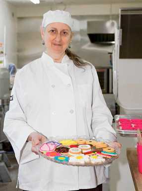 Blind baker makes one heck of a cookie