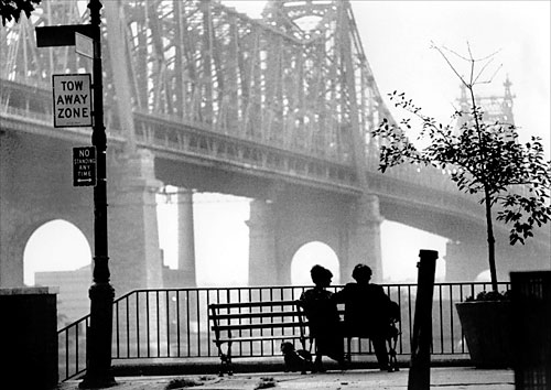 Enjoy the ‘View’! Pier 1 film series returns with ‘Manhattan’