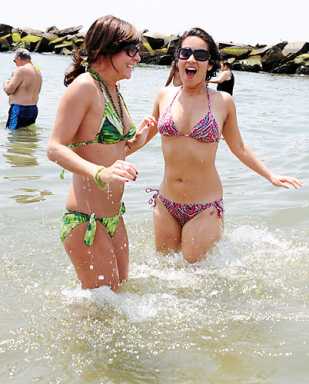 New report: Brooklyn’s swimming waters are filthy!