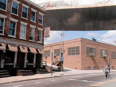 DUMBO feels dumped on by NYPD