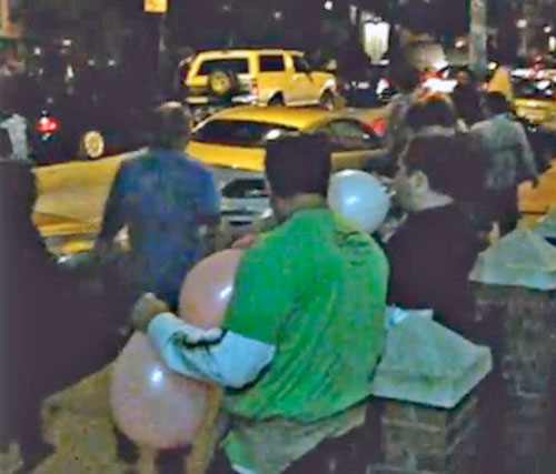 Post-concert open-air drug market in Williamsburg!