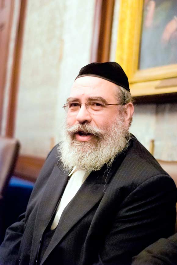 Talk about stealing Glanzes! Williamsburg rabbi and brother charged in housing theft