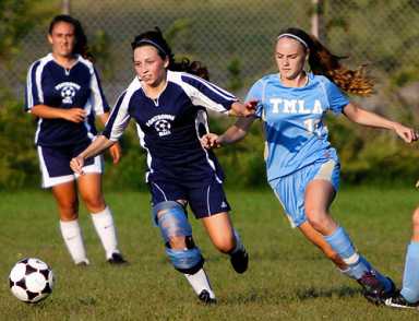 Bonnies fall to Hilltoppers, 2-1