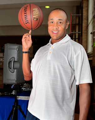 John Starks hosts IS 227 hoops clinic