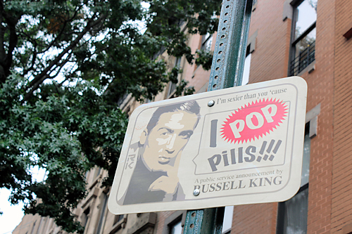Art attack! Street artist uses Park Slope sign as canvas