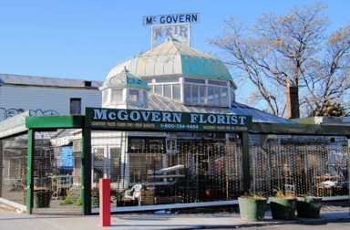 Green-Wood’s new gateway? Cemetery buys greenhouse for visitors center