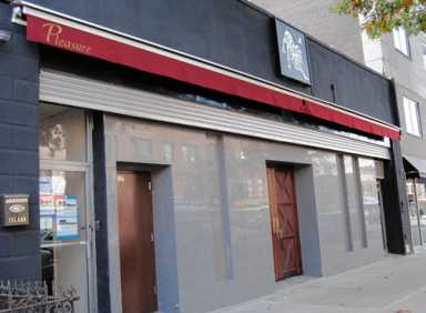 No ‘Pleasure!’ Residents demand state block club’s liquor license
