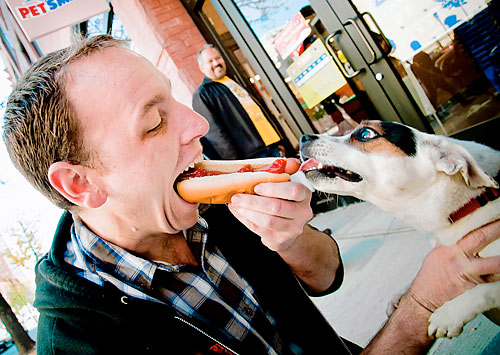 Wiener wolfer Joey Chestnut judges ‘hottest dog’ contest