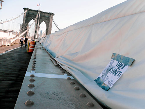 Paint fumes from Brooklyn Bridge have locals breathing uneasy