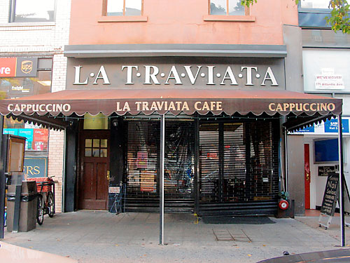 Mama mia! La Traviata closes