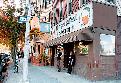 Empty ‘Nest’ no more! Beloved dive bar reopens on Bedford Avenue