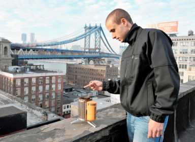 This camping stove helps you answer the cell of the wild