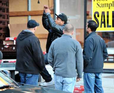 Gunman robs delivery driver in daylight heist