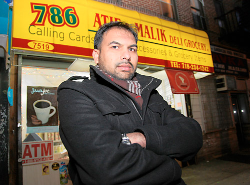 More iTrapment tales! Bensonhurst man says cops tricked him into buying stolen smart phone