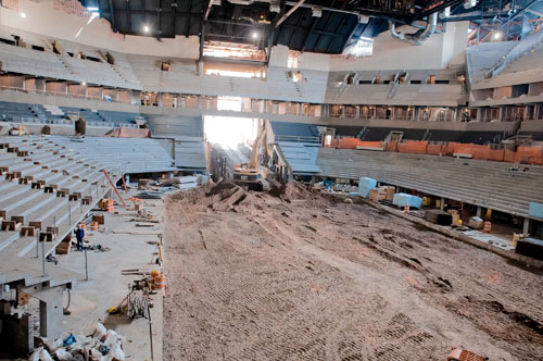 Horseshoe seating for hockey puts Barclays on thin ice