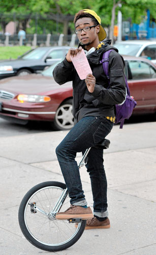 Unicyclists unite!  Free-wheelers band together to fight one-wheeled bias