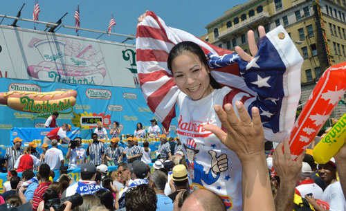 Sonya Thomas makes history at hot dog contest