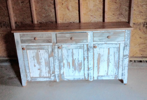 Parents: Slope store sells furniture coated in lead-based paint
