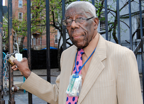 City lets go of 85-year-old park volunteer — for following the rules!