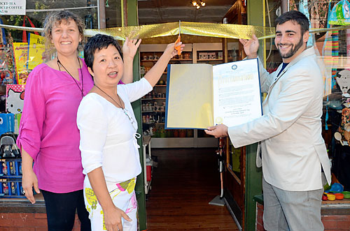 Leaf and Bean opens its doors again. Yeah.