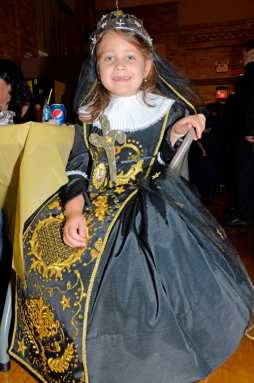 Lady of Sorrow touches down in Bensonhurst