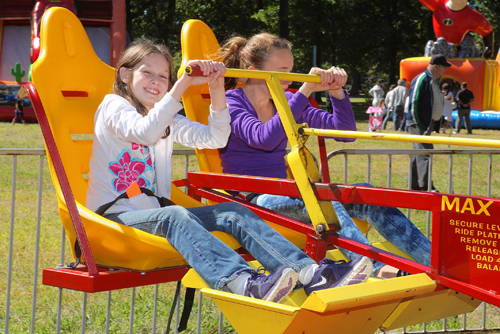 Kids enjoy last drop of summer fun