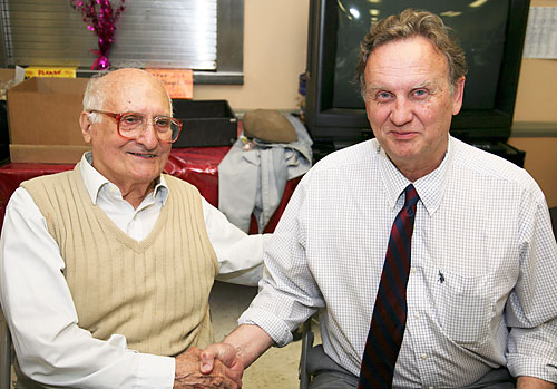 Restler’s match: District leader faces challenge from CB1 chairman