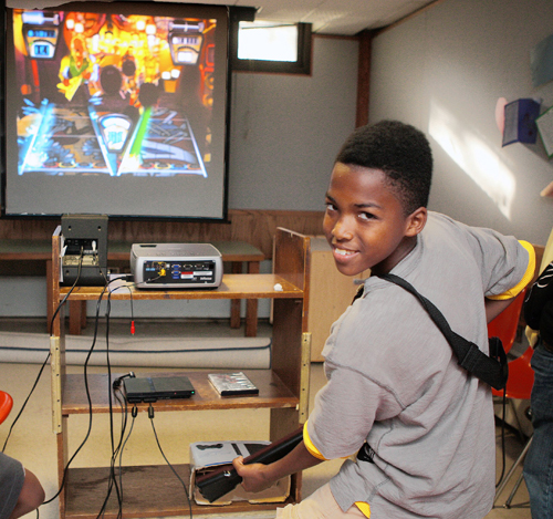 Libraries lure kids with PlayStations, Nintendo