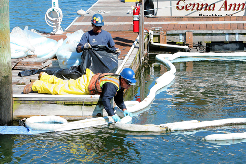 Paerdegat oil spill may be harmful to our health, residents say