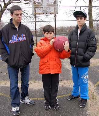 Foul! Manhattan Beach hoopsters forced to play on cracked court